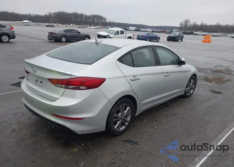 2018 Hyundai Elantra Sel z USA, uszkodzony, nr VIN 5NPD84LF8JH318437